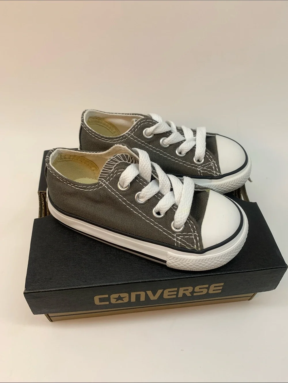 Converse Kids' Classic Baby Low-Top Canvas Sneakers in Gray Size 5